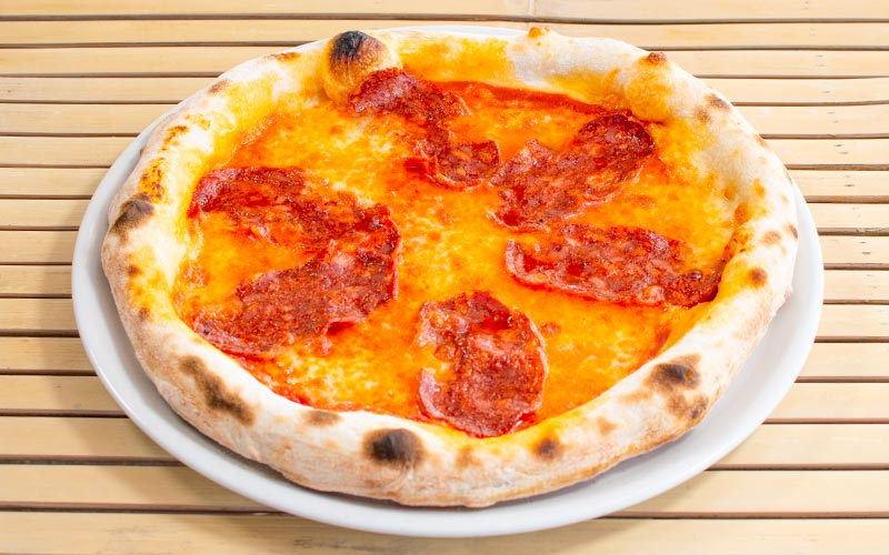 PalmBeach Tropical Restaurant | Salamino | pomodoro, mozzarella, salame piccante