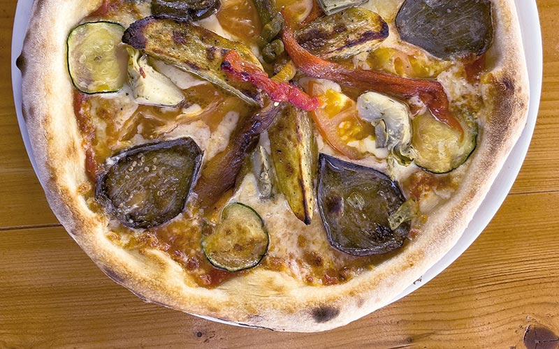PalmBeach Tropical Restaurant | Vegetariana | pomodoro, mozzarella, verdure miste